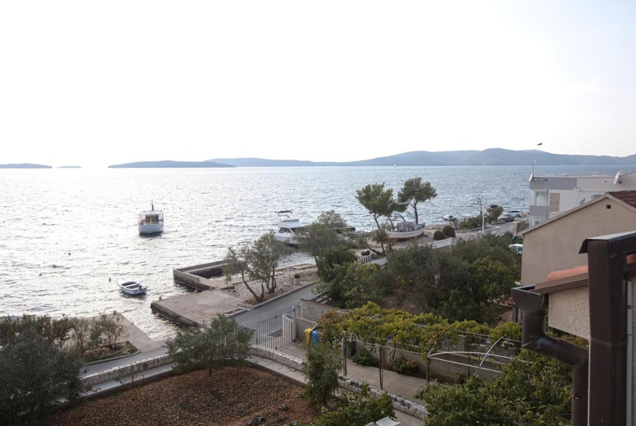 Apartments By The Sea Brodarica, Sibenik - 13615 Kültér fotó